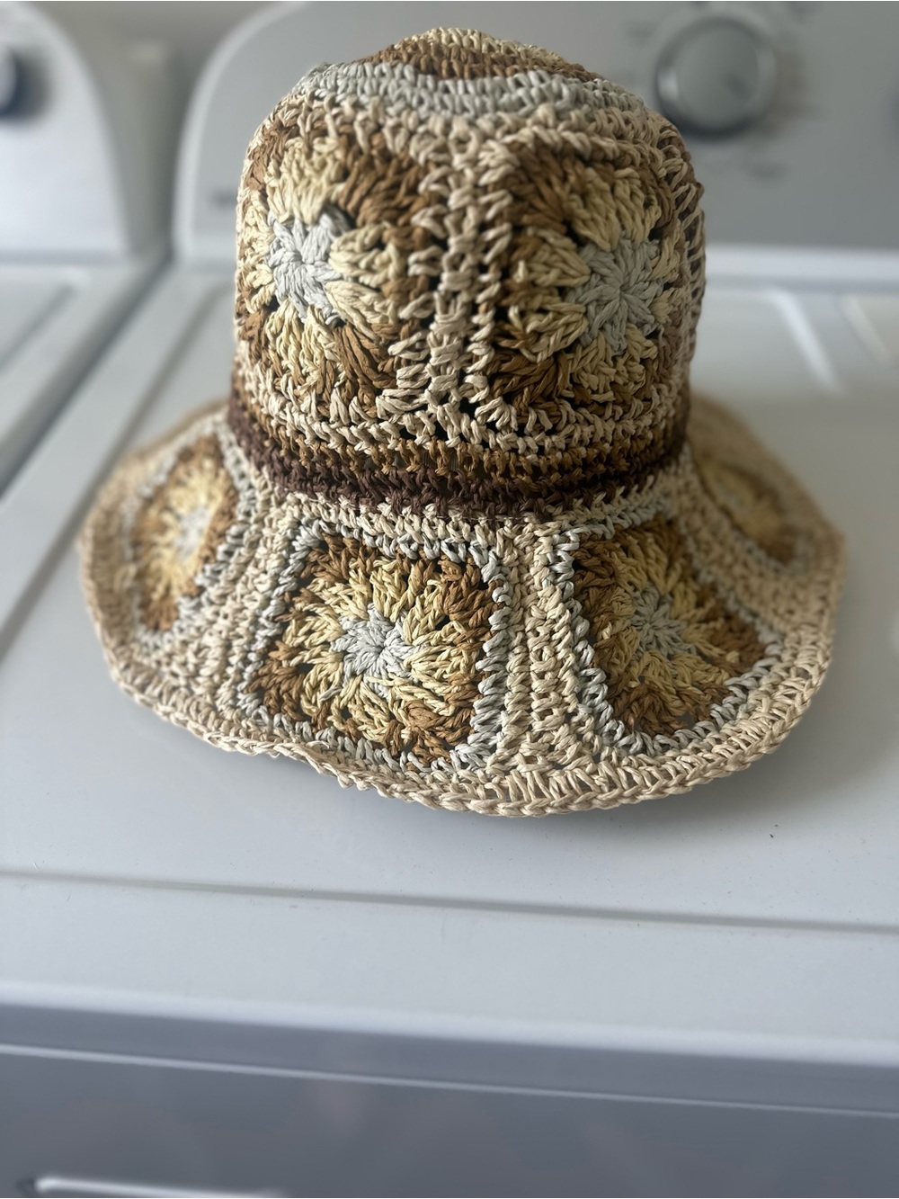 Steve Madden Crochet Sunflower Hat in Beige and Brown